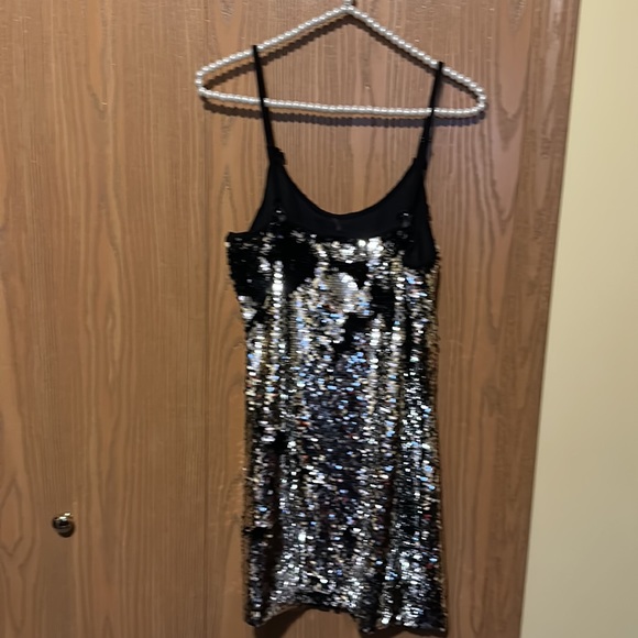 Classic black and silver sequin mini dress - Picture 7 of 9